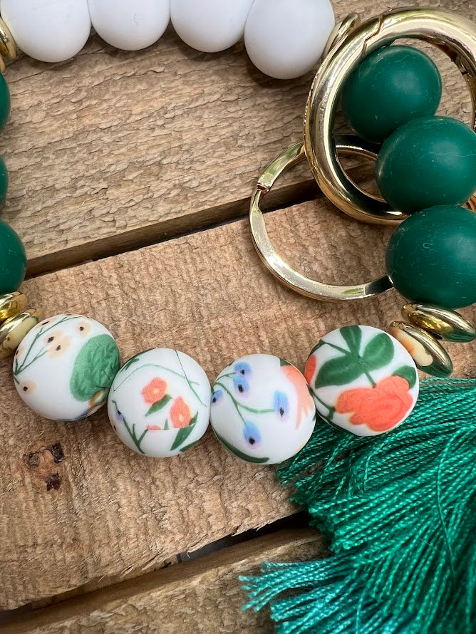 Pretty Emerald Green And Gold Accents Flower Garden Keychain Bracelet