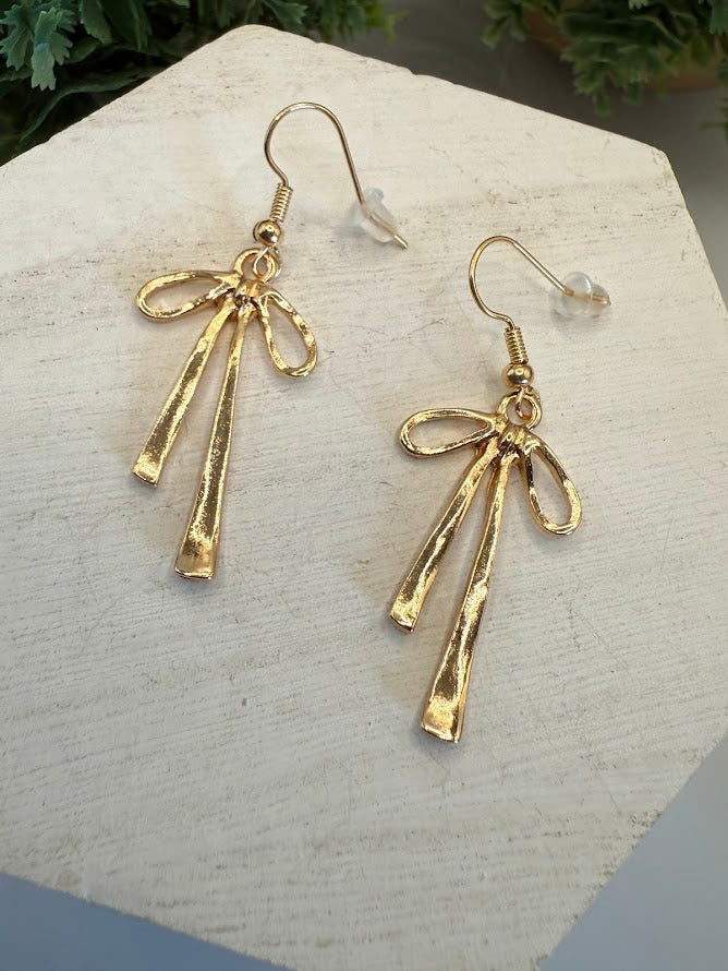 Simply Chic Gold Trendy Bow Earrings