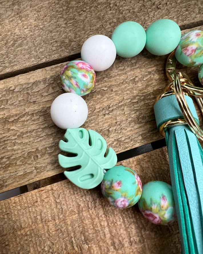 Beautiful Pink Roses And Green Leaves Island Rose Bracelet Keychain
