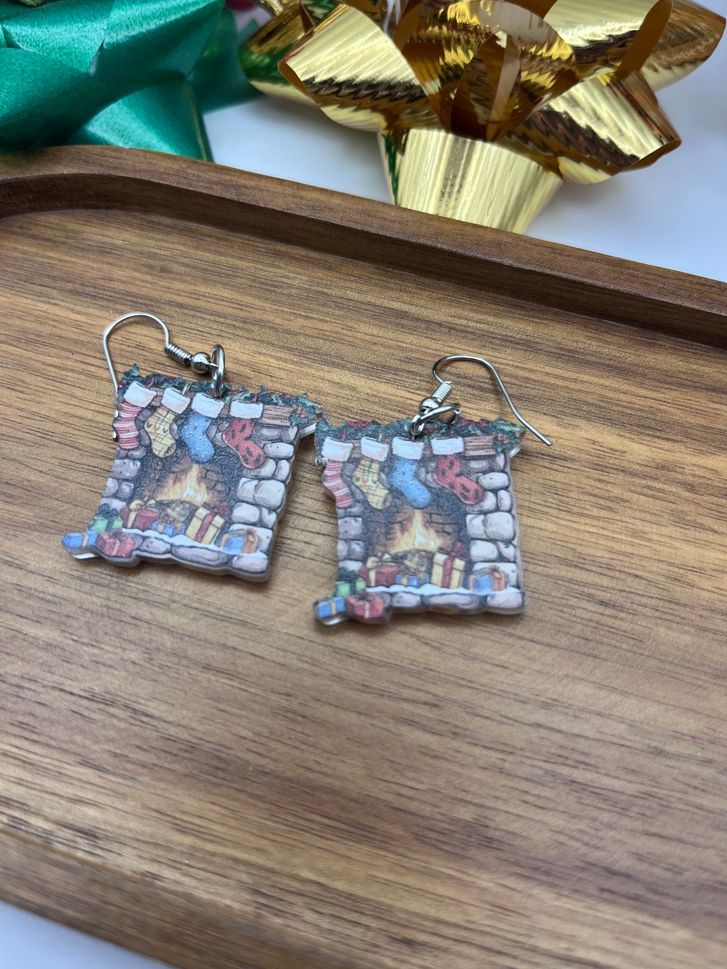 Cheery Christmas Hearths (Fireplaces)