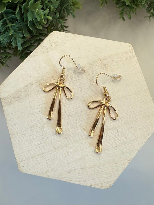 Simply Chic Gold Trendy Bow Earrings