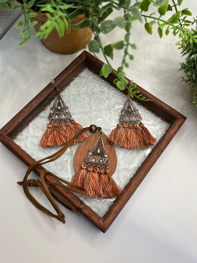 Western Vibes Earrings & Necklace Set With Lots Of Fringe