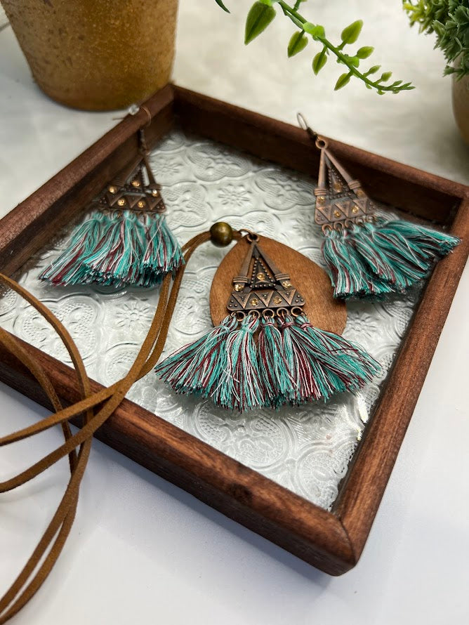 Western Vibes Earrings & Necklace Set With Lots Of Fringe